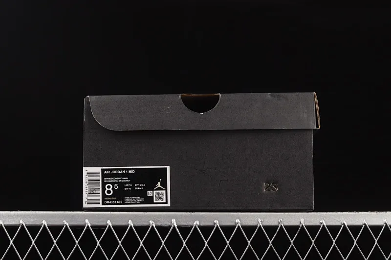 All categories Air Jordan Jordan series basketball shoes Air Jordan 1 Mid Different versions Levi's x Air Jordan 1 Mid "Denim" AJ1 Joe 1 Levi's denim mid-top basketball shoes DM4352-600